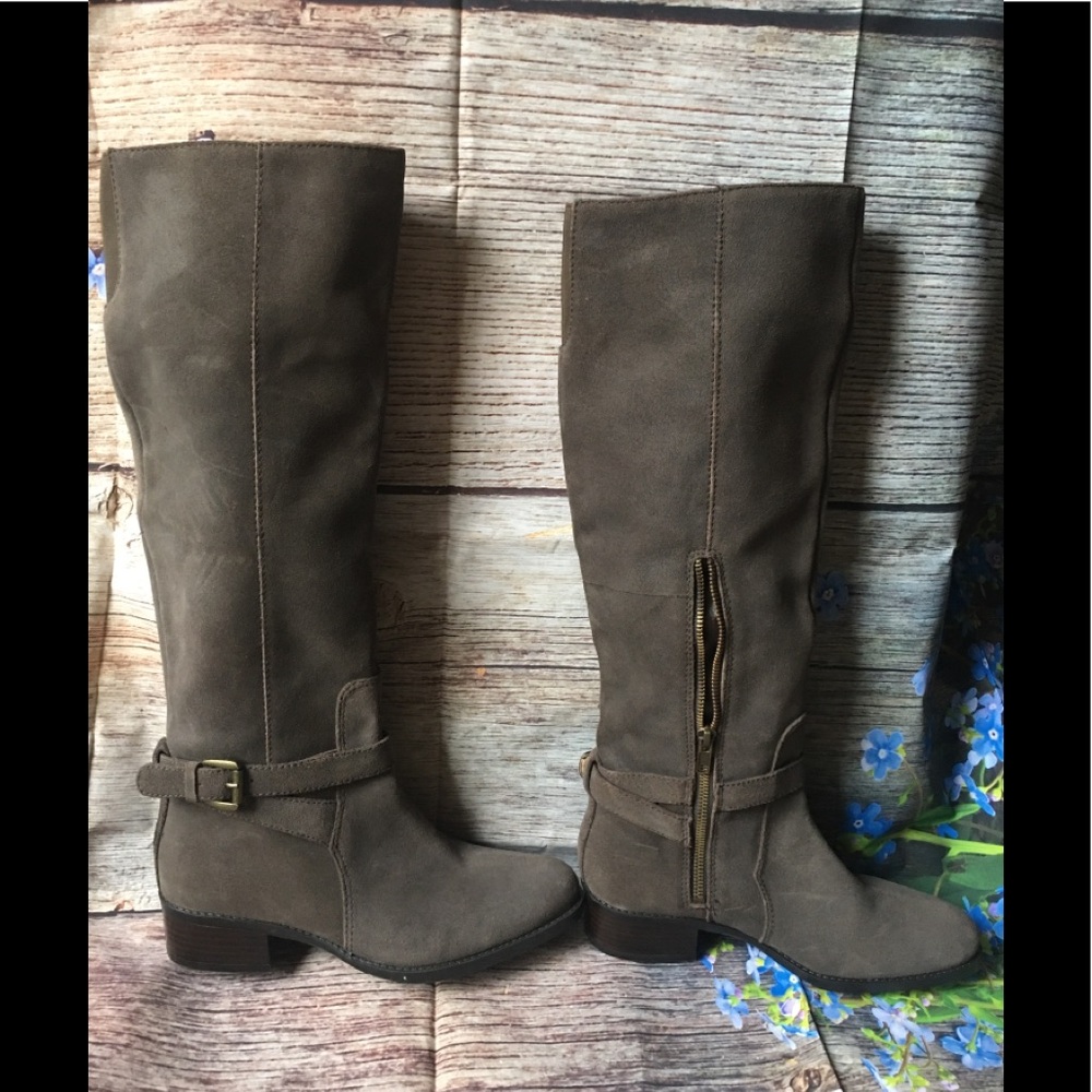 circa Joan & David suede boots size 6